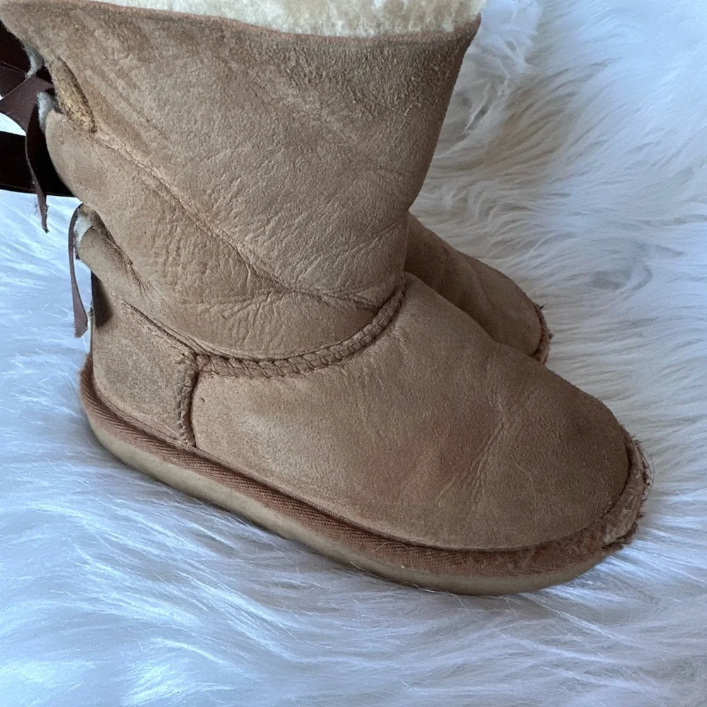 UGG Kids' Bailey Bow II‎ Swiftie Party Chestnut Boot Size 10